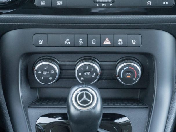 Mercedes-Benz T 180 d Standard Navi Kamera Park-Paket Spiegel-P