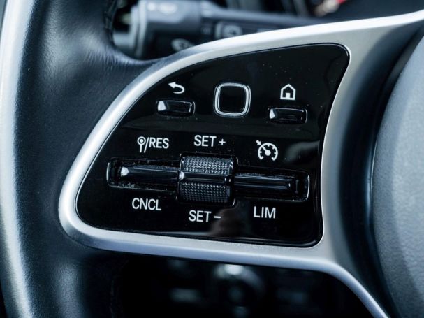 Mercedes-Benz T 180 d Standard Navi Kamera Park-Paket Spiegel-P