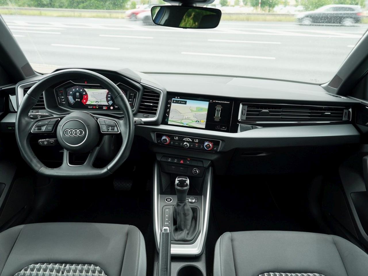 AUDI A1 30 Sportback 1.0.TFSI S line  MMINavi+ ACC