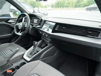 AUDI A1 30 Sportback 1.0.TFSI S line  MMINavi+ ACC