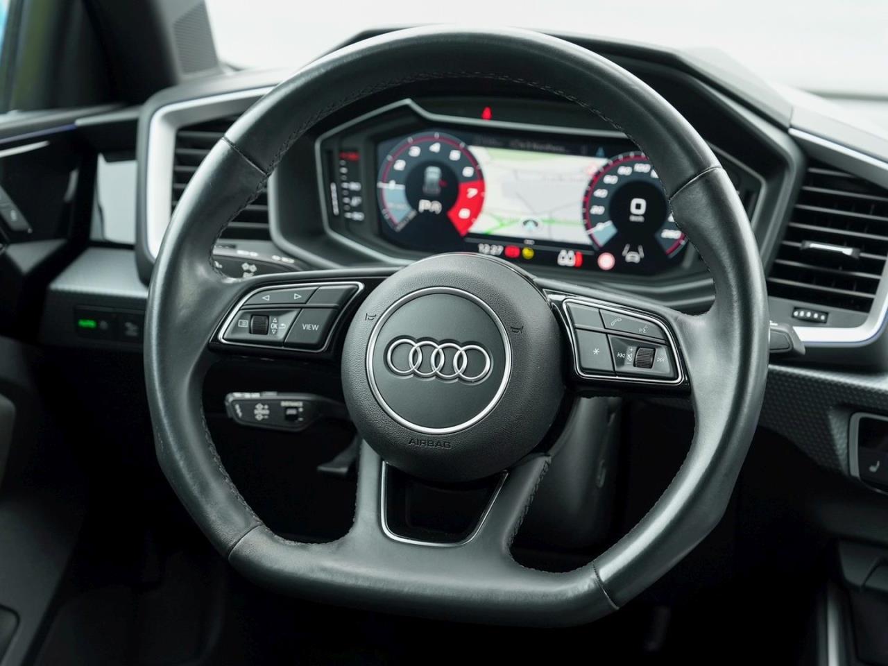 AUDI A1 30 Sportback 1.0.TFSI S line  MMINavi+ ACC