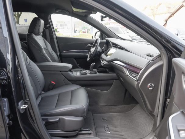 CADILLAC XT4 2.0 Turbo Luxury AWD Kamera Totwinkel SHZ