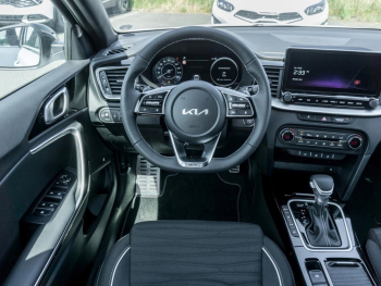 KIA Ceed SW 1.5T DCT GT-Line Navi Kamera JBL-Sound