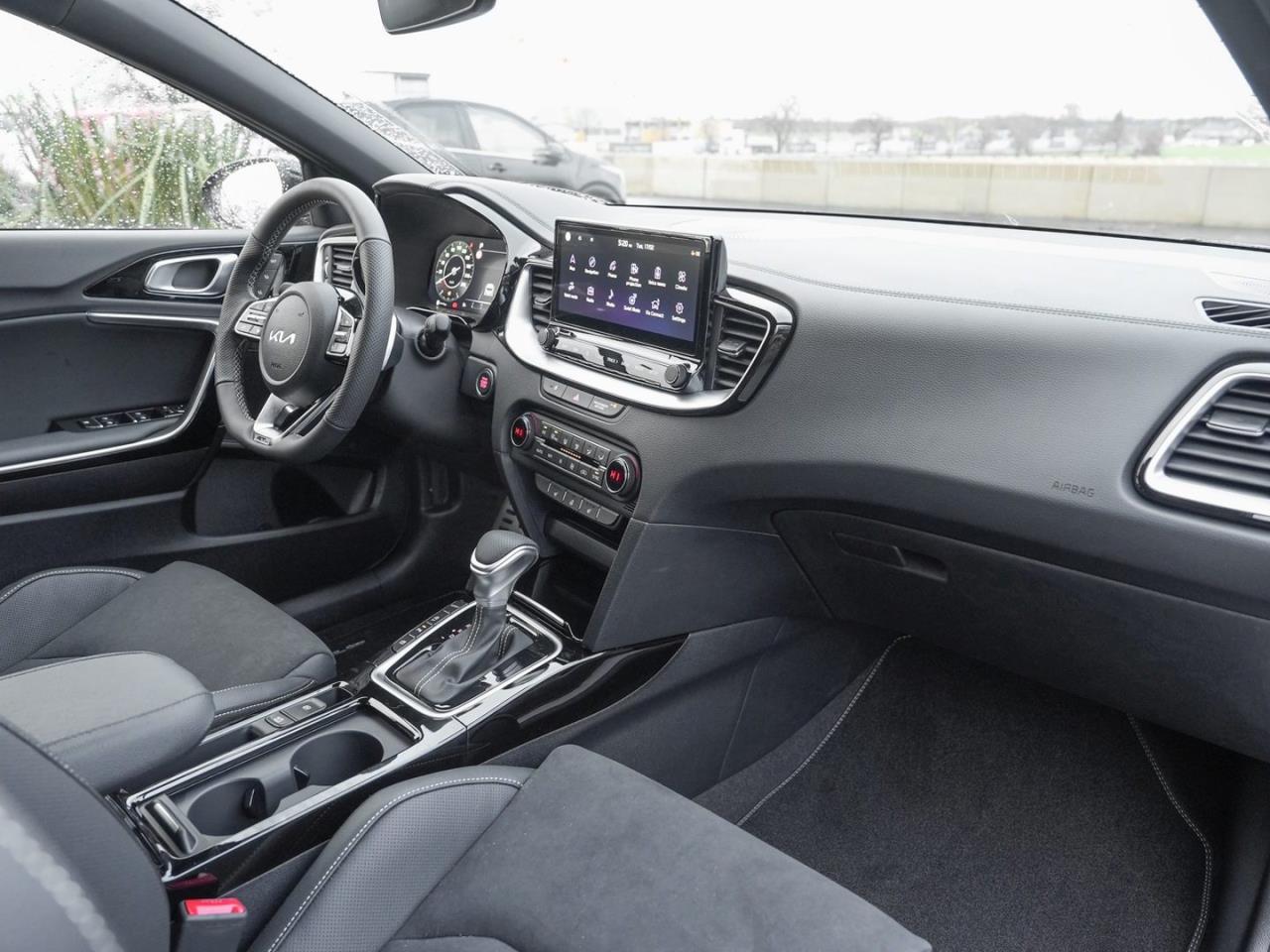 KIA Ceed SW 1.5T DCT GT-Line Panorama Kamera ACC JBL