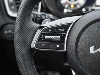 KIA Ceed SW 1.5T DCT GT-Line Panorama Kamera ACC JBL