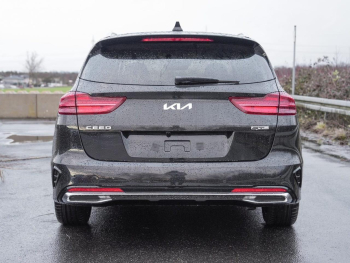 KIA Ceed SW 1.5T DCT GT-Line Panorama Kamera ACC JBL