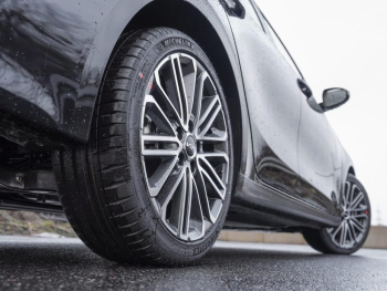 KIA Ceed SW 1.5T DCT GT-Line Panorama Kamera ACC JBL