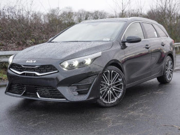 KIA Ceed SW 1.5T DCT GT-Line Panorama Kamera ACC JBL