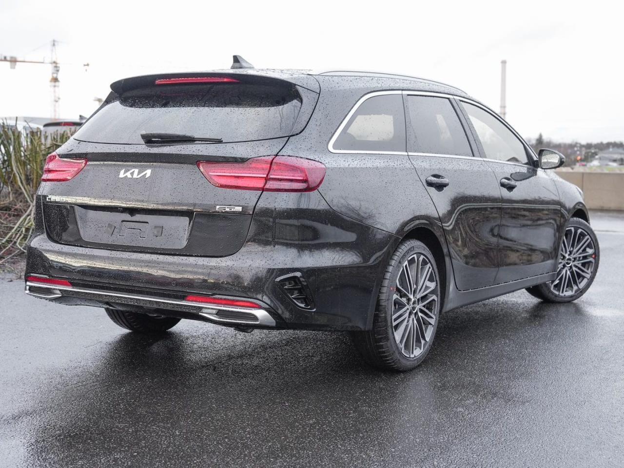 KIA Ceed SW 1.5T DCT GT-Line Panorama Kamera ACC JBL