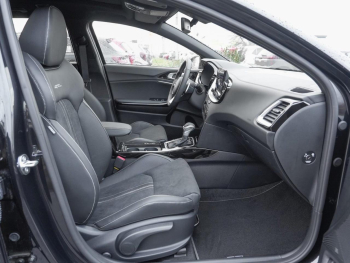 KIA Ceed SW 1.5T DCT GT-Line Panorama Kamera ACC JBL