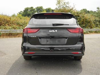 KIA Ceed SW 1.5T DCT Spirit Navi JBL-Sound ACC Kamera
