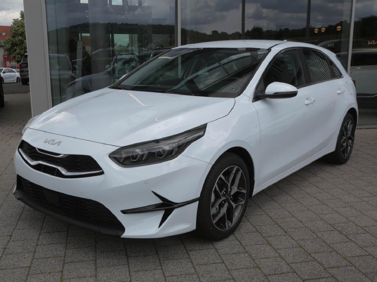 Kia Ceed Ceed 1.5T DCT Spirit Limousine Carraraweiß