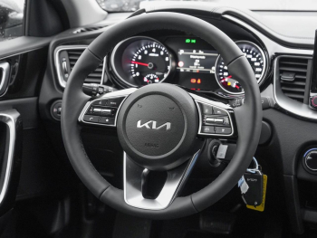 KIA Ceed 1.5T DCT Vision ACC KomfortPlusPaket SHZ