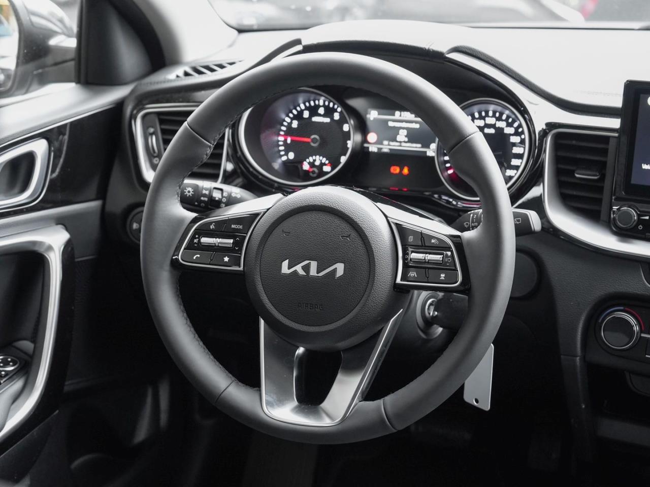 KIA Ceed 1.5T DCT Vision ACC SHZ Komfort Plus Paket