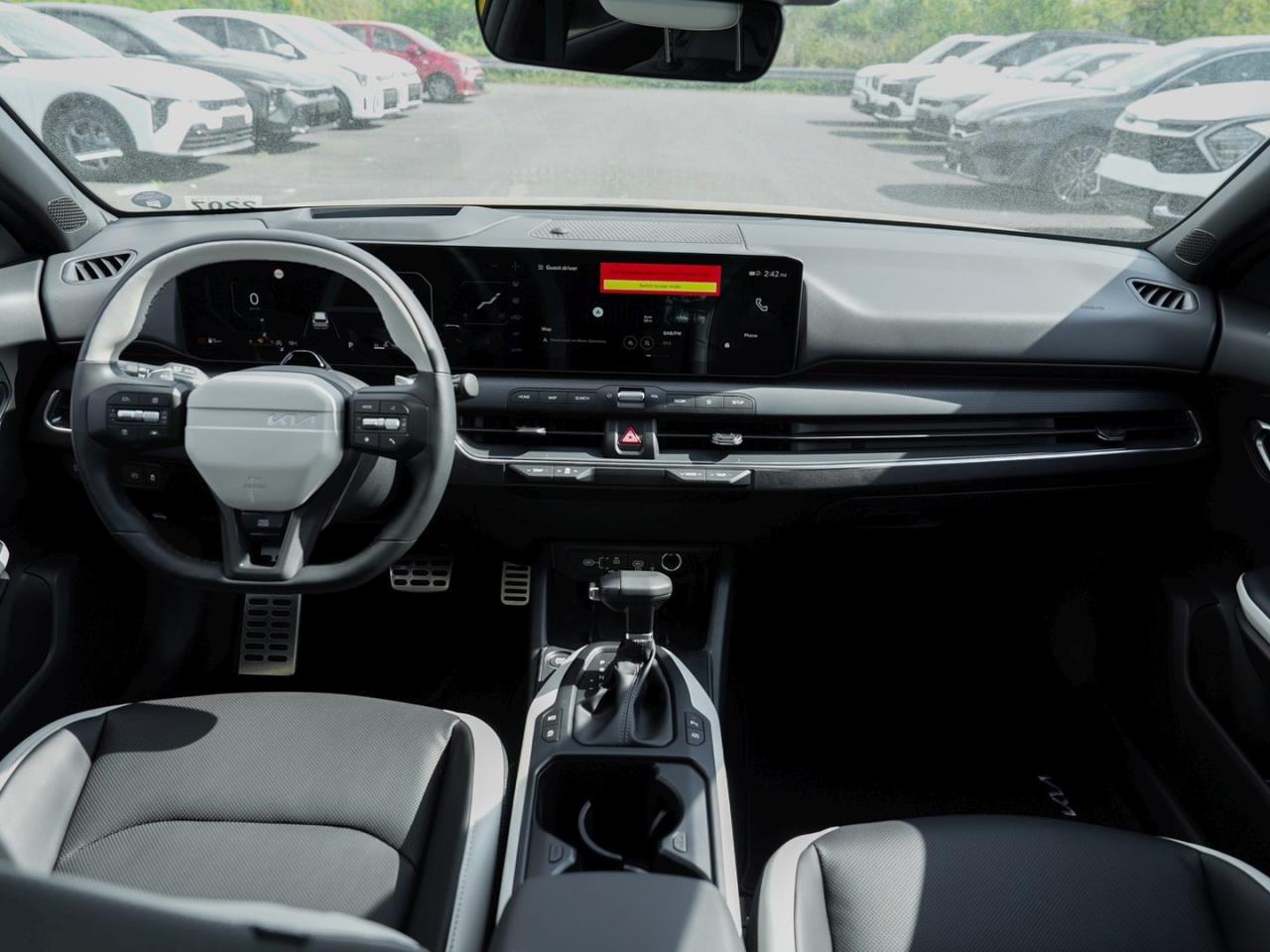 KIA K4 1.6T DCT GT-Line Glasdach Sound-P HUD ACC 360°