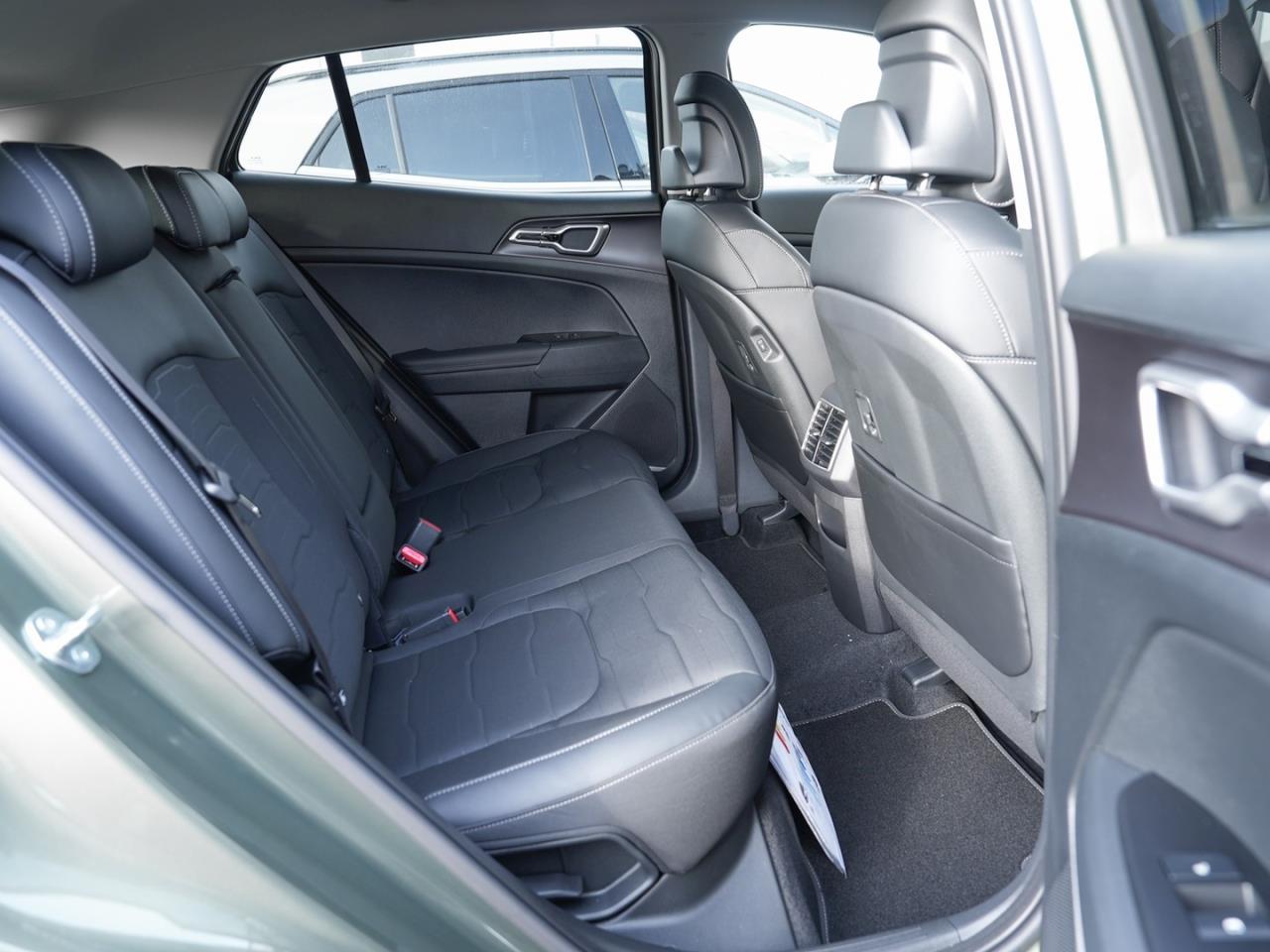 KIA Sportage 1.6T DCT Spirit Navi HUD SHZ-Fond