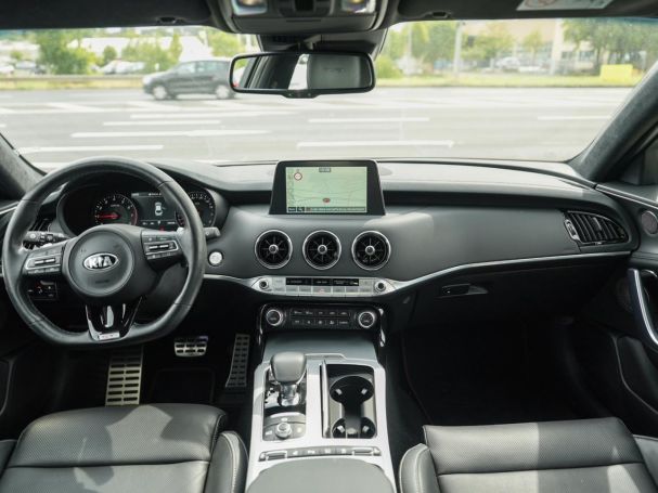 KIA Stinger 3.3 V6 T-GDI  4WD GT Schiebedach HUD ACC