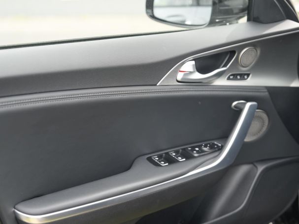 KIA Stinger 3.3 V6 T-GDI  4WD GT Schiebedach HUD ACC