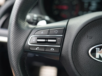 KIA Stinger 3.3 V6 T-GDI  4WD GT Schiebedach HUD ACC