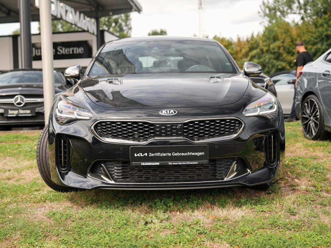 KIA Stinger 3.3 V6 T-GDI  4WD GT Schiebedach HUD ACC