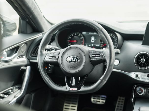 KIA Stinger 3.3 V6 T-GDI  4WD GT Schiebedach HUD ACC