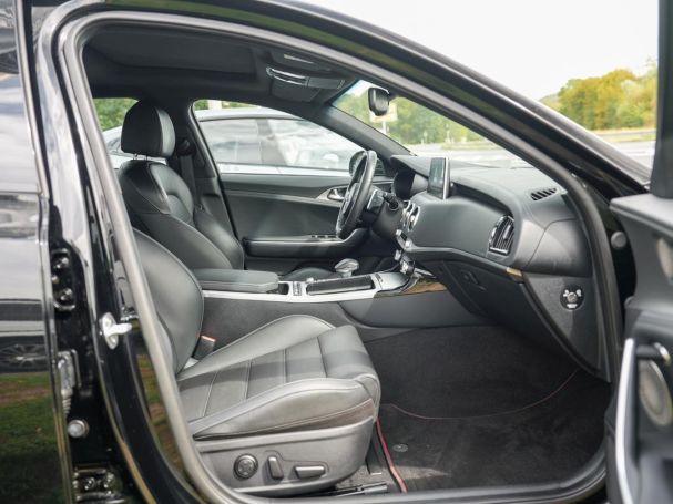 KIA Stinger 3.3 V6 T-GDI  4WD GT Schiebedach HUD ACC