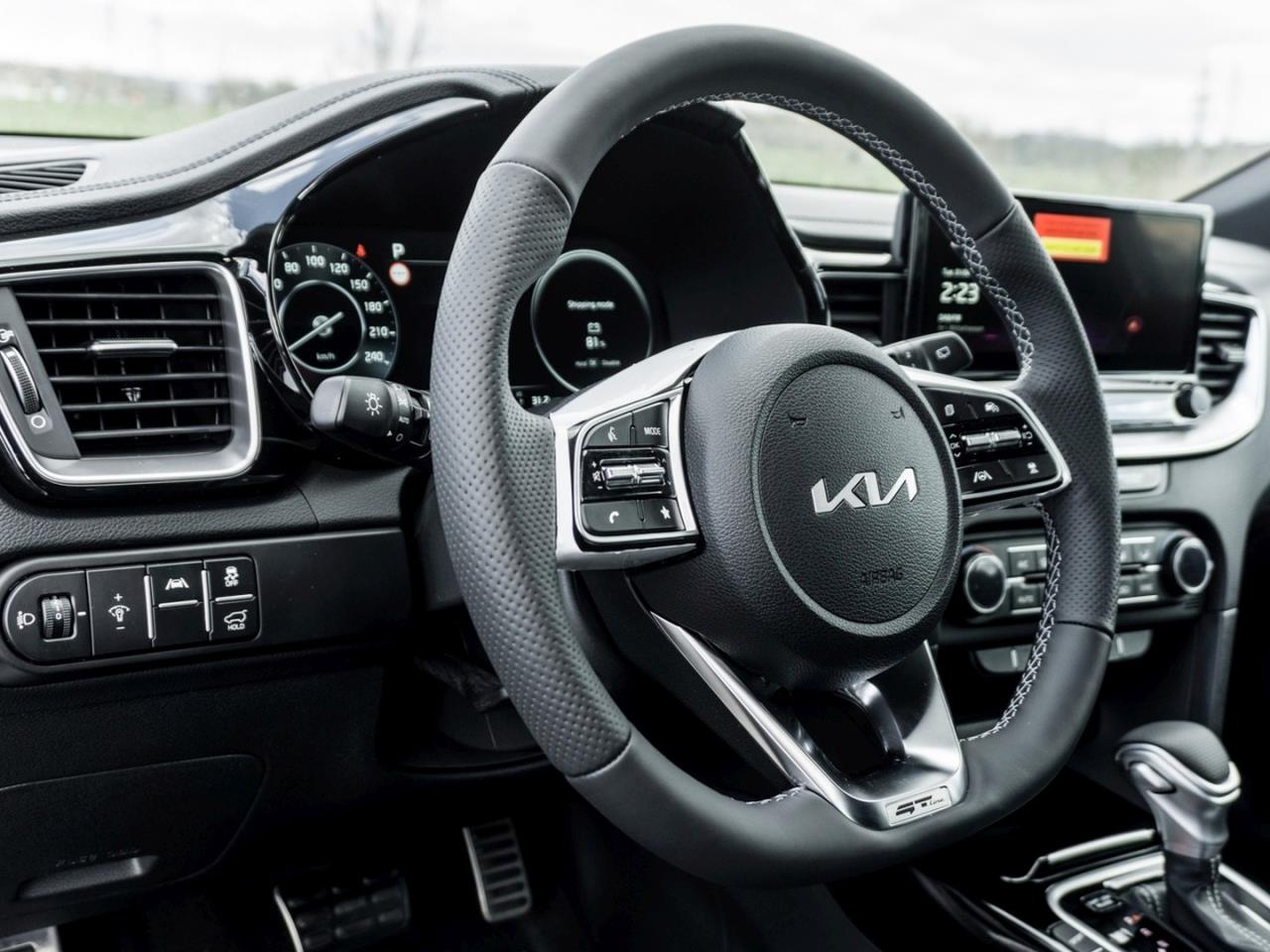 KIA XCeed 1.5T DCT GT-Line Navi Panorama Kamera ACC