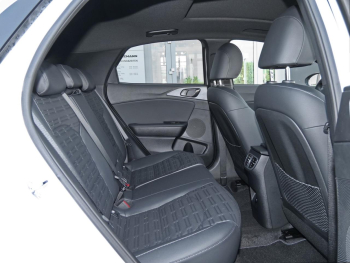KIA XCeed 1.6T DCT Spirit Navi Glasdach Sound-P ACC