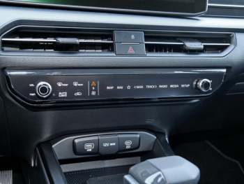 KIA XCeed 1.6T DCT Spirit Navi Glasdach Sound-P ACC