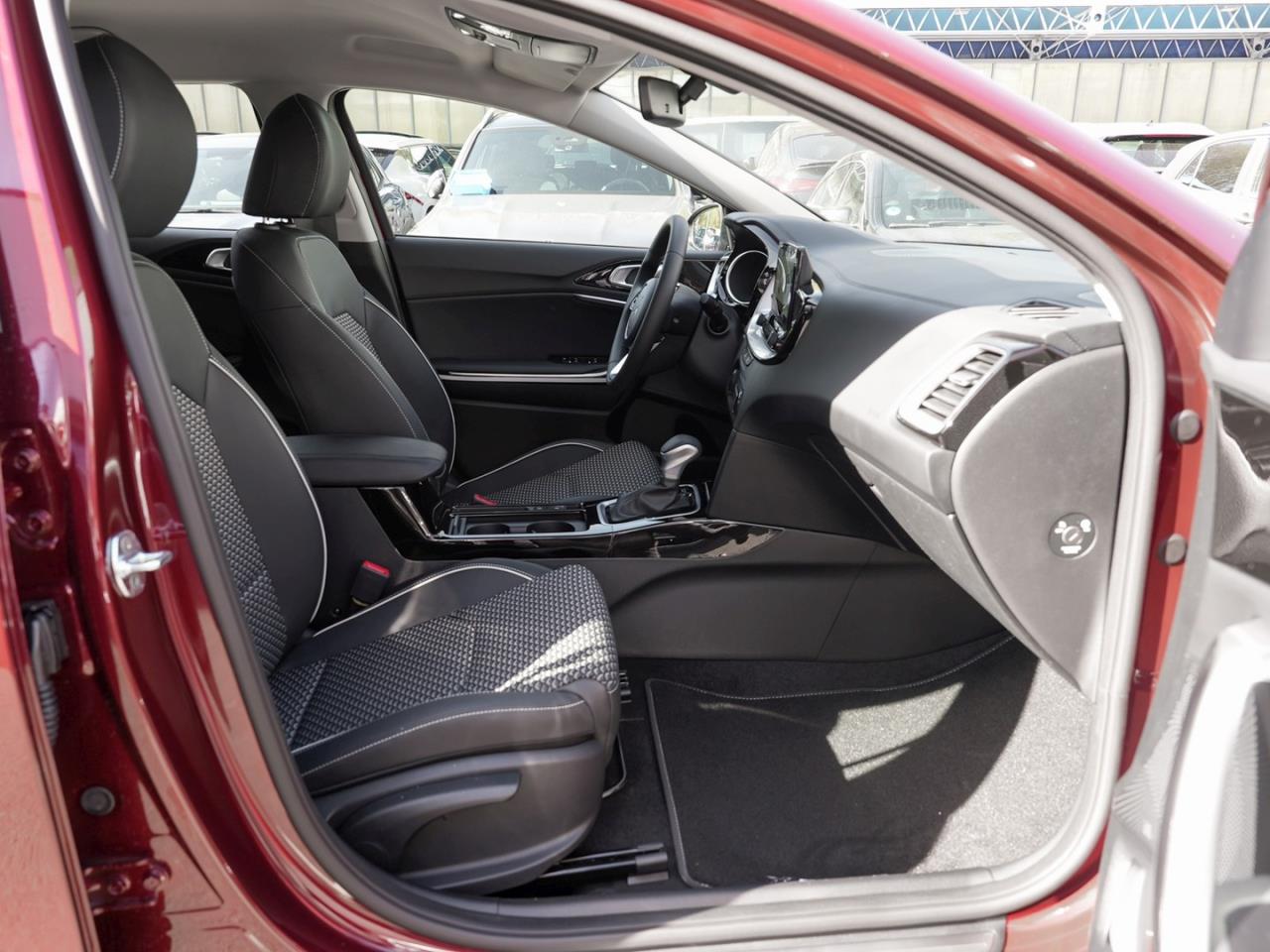 KIA XCeed 1.6T DCT Spirit Navi Kamera JBL-Sound ACC