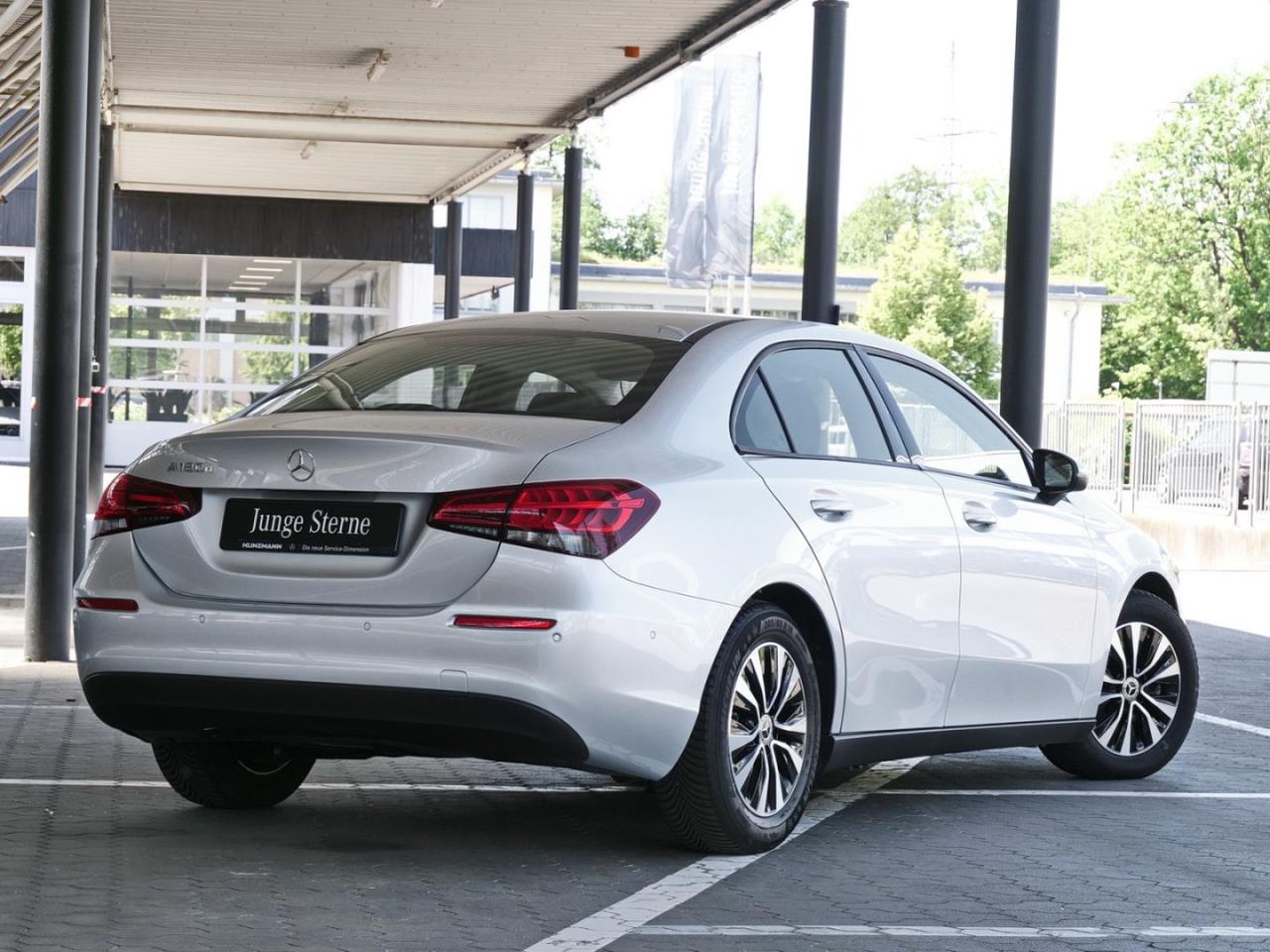 Mercedes-Benz A 180 d Limousine MBUXNavi+ Spurhalte-Assistent