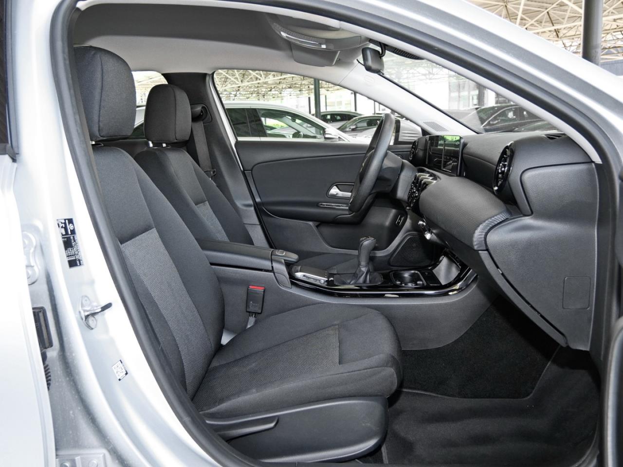 Mercedes-Benz A 180 d Limousine MBUXNavi+ Spurhalte-Assistent