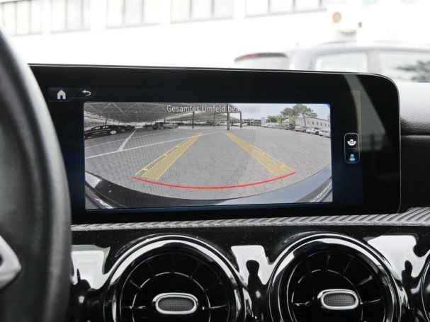 Mercedes-Benz A 180 d Limousine Kamera Spurhalte Navi Sitzhzg