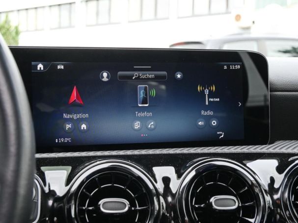 Mercedes-Benz A 180 d Limousine Kamera Spurhalte Navi Sitzhzg