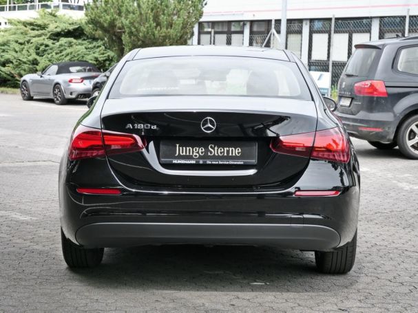 Mercedes-Benz A 180 d Limousine Kamera Spurhalte Navi Sitzhzg