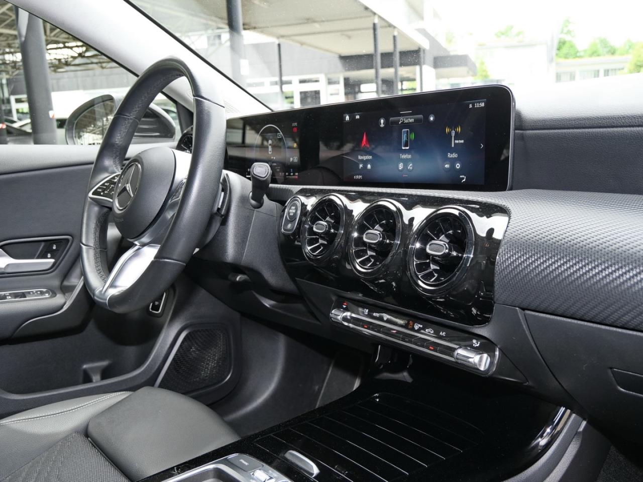 Mercedes-Benz A 180 d Limousine Kamera Spurhalte Navi Sitzhzg