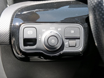 Mercedes-Benz A 180 d Limousine AMG Navi Plus Advanced Sound