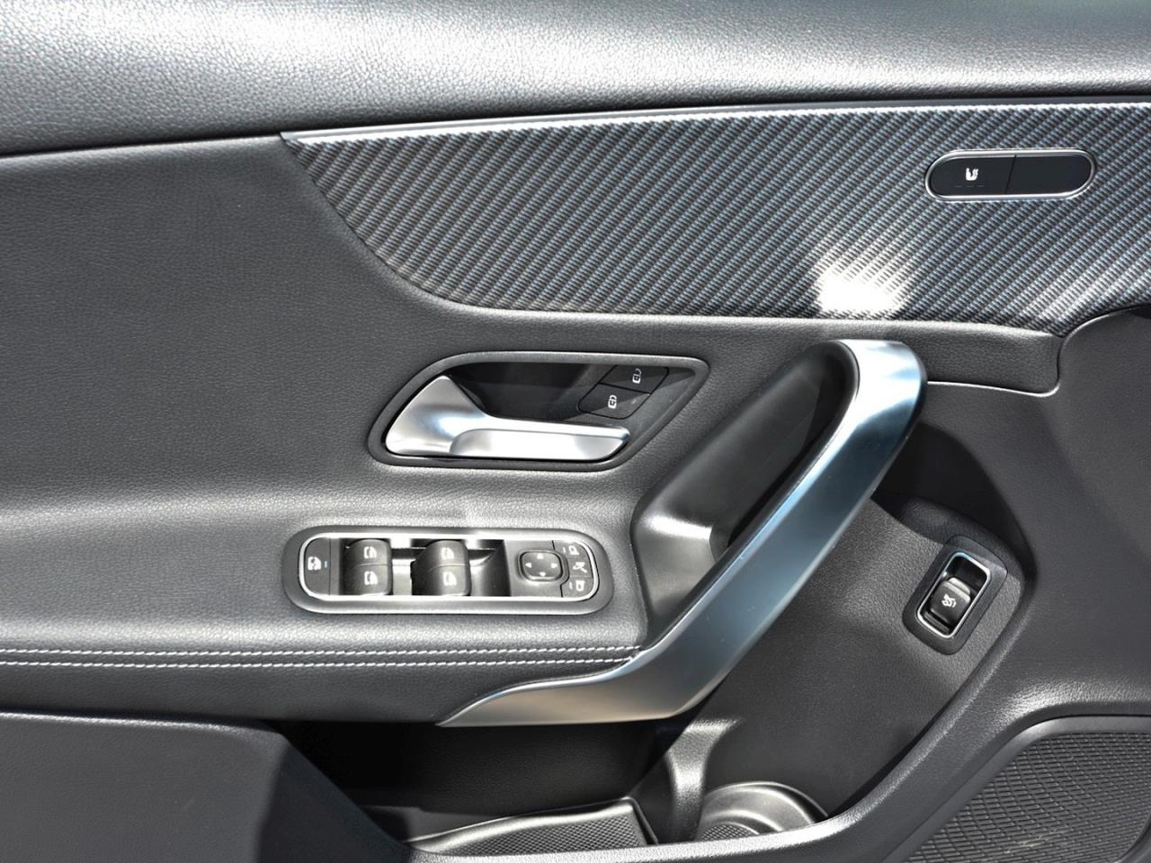 Mercedes-Benz A 180 Limousine Progressive Standhzg Kamera AHK