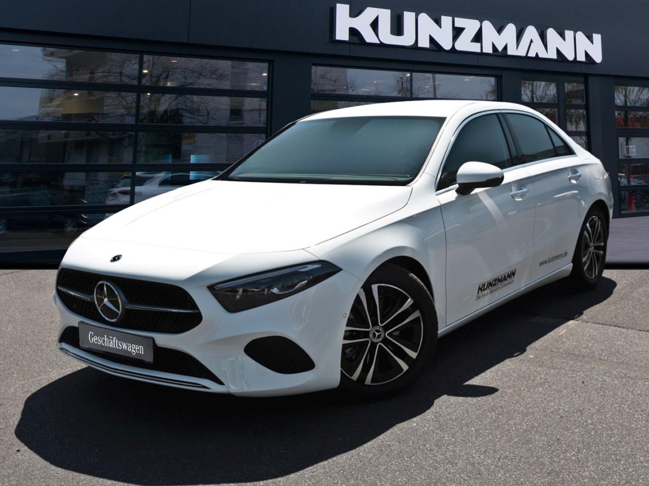 Mercedes-Benz A 180 Limousine Progressive Standhzg Kamera AHK