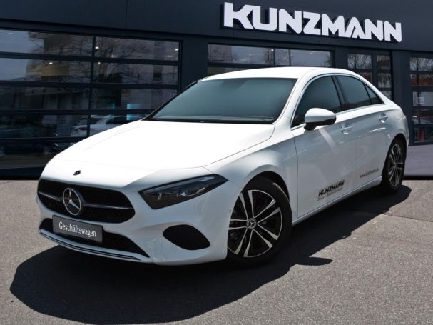 Mercedes-Benz A 180 Limousine Progressive Standhzg Kamera AHK