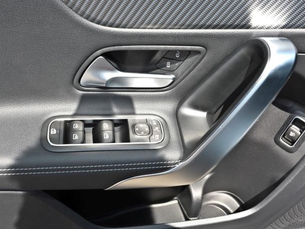 Mercedes-Benz A 180 Limousine Progressive Standhzg Kamera AHK