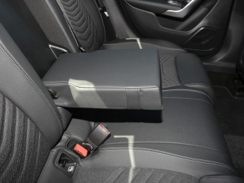 Mercedes-Benz A 180 Limousine Progressive Standhzg Kamera AHK