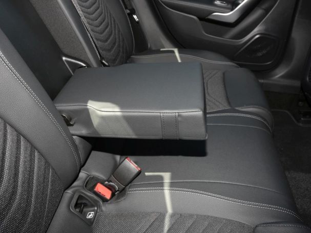 Mercedes-Benz A 180 Limousine Progressive Standhzg Kamera AHK