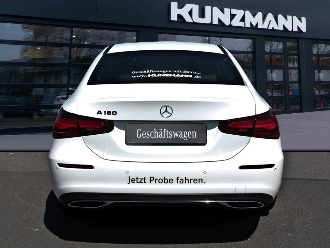 Mercedes-Benz A 180 Limousine Progressive Standhzg Kamera AHK