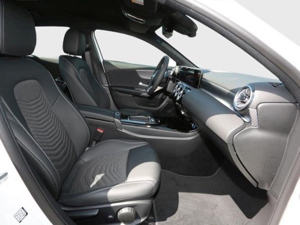 Mercedes-Benz A 180 Limousine Progressive Standhzg Kamera AHK