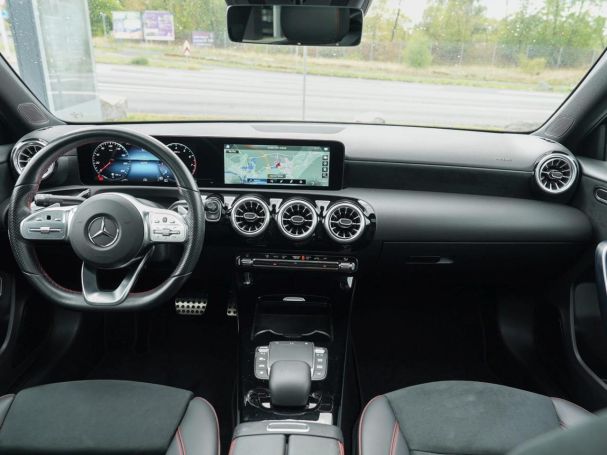 Mercedes-Benz A 200 Limousine AMG Night Distronic Panorama AHK