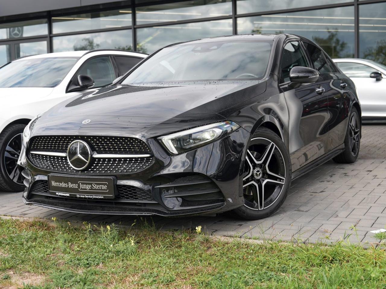 Mercedes-Benz A 200 Limousine AMG Night Distronic Panorama AHK