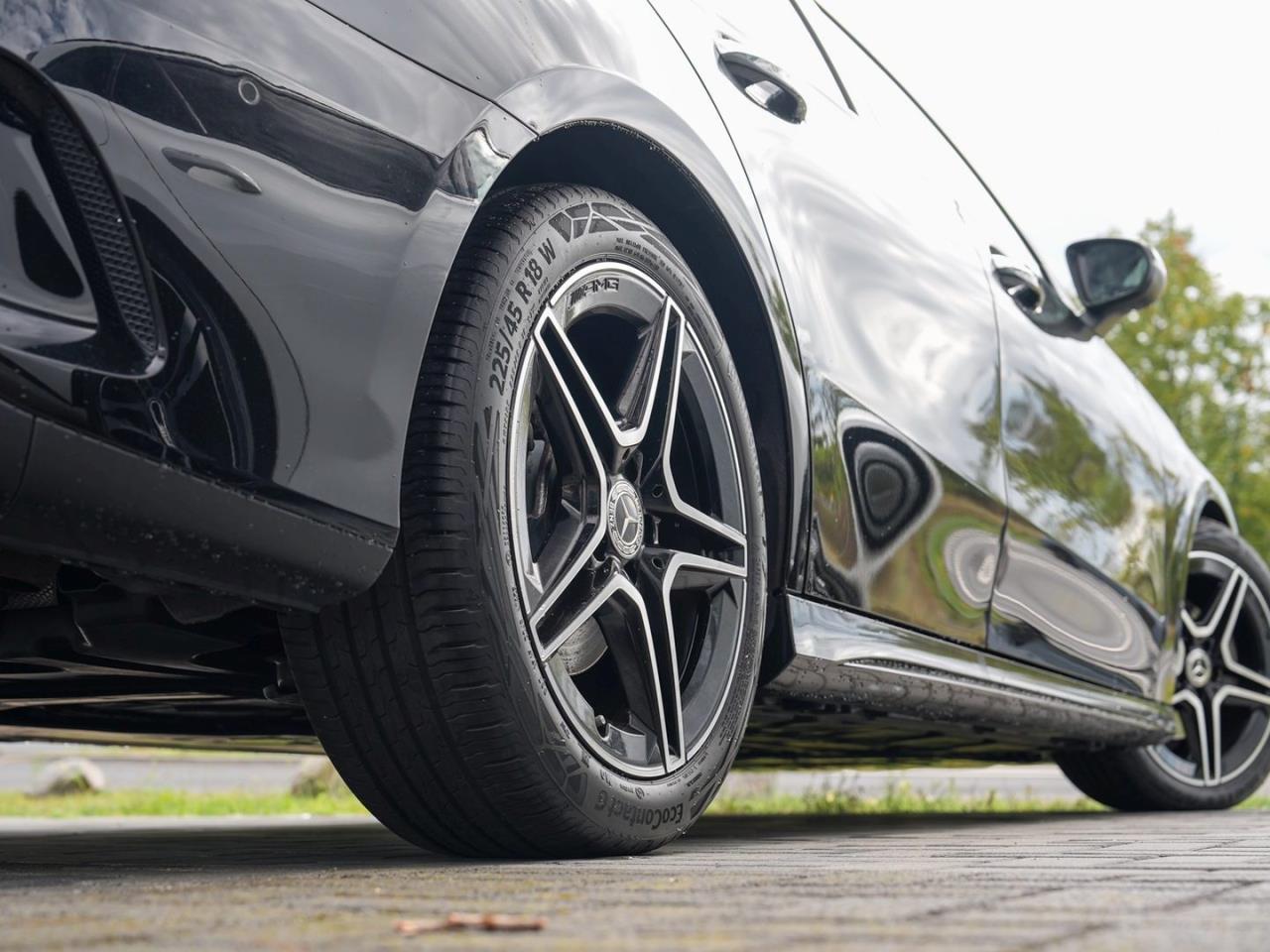 Mercedes-Benz A 200 Limousine AMG Night Distronic Panorama AHK