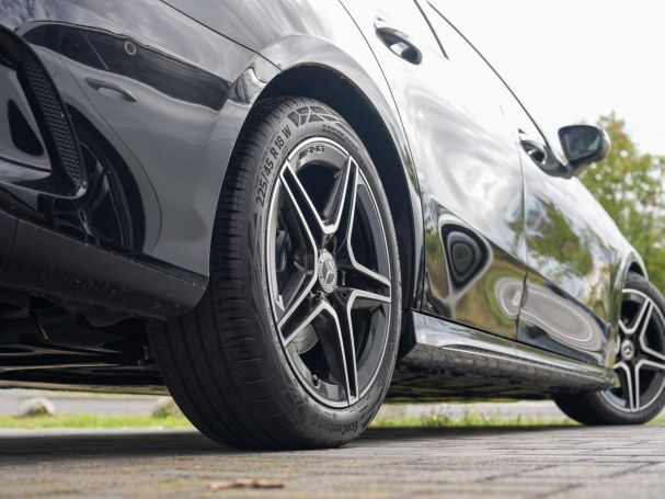 Mercedes-Benz A 200 Limousine AMG Night Distronic Panorama AHK