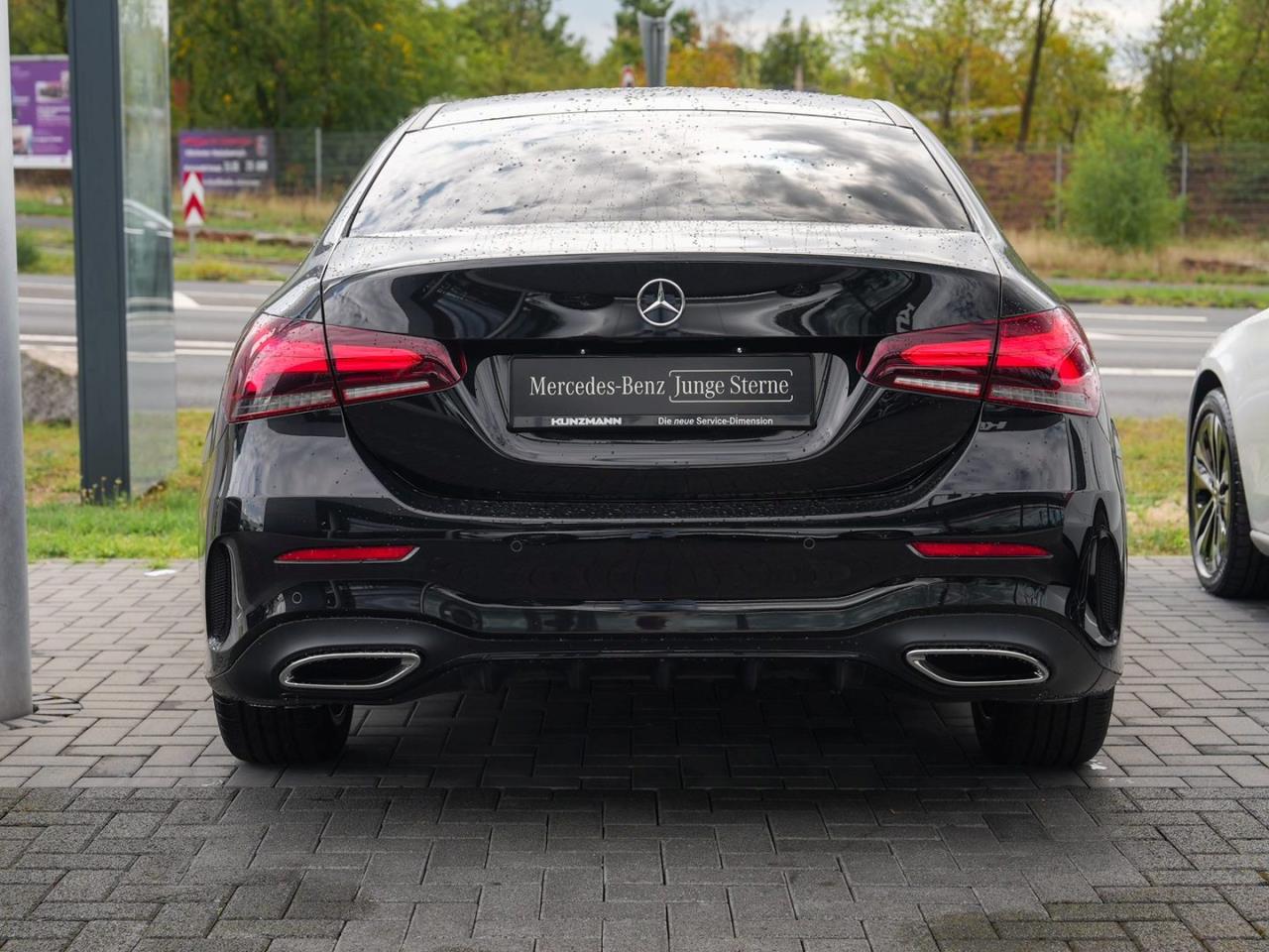 Mercedes-Benz A 200 Limousine AMG Night Distronic Panorama AHK
